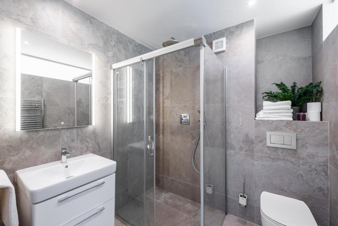 Apartment With 4 Bedrooms Praga Zewnętrze zdjęcie